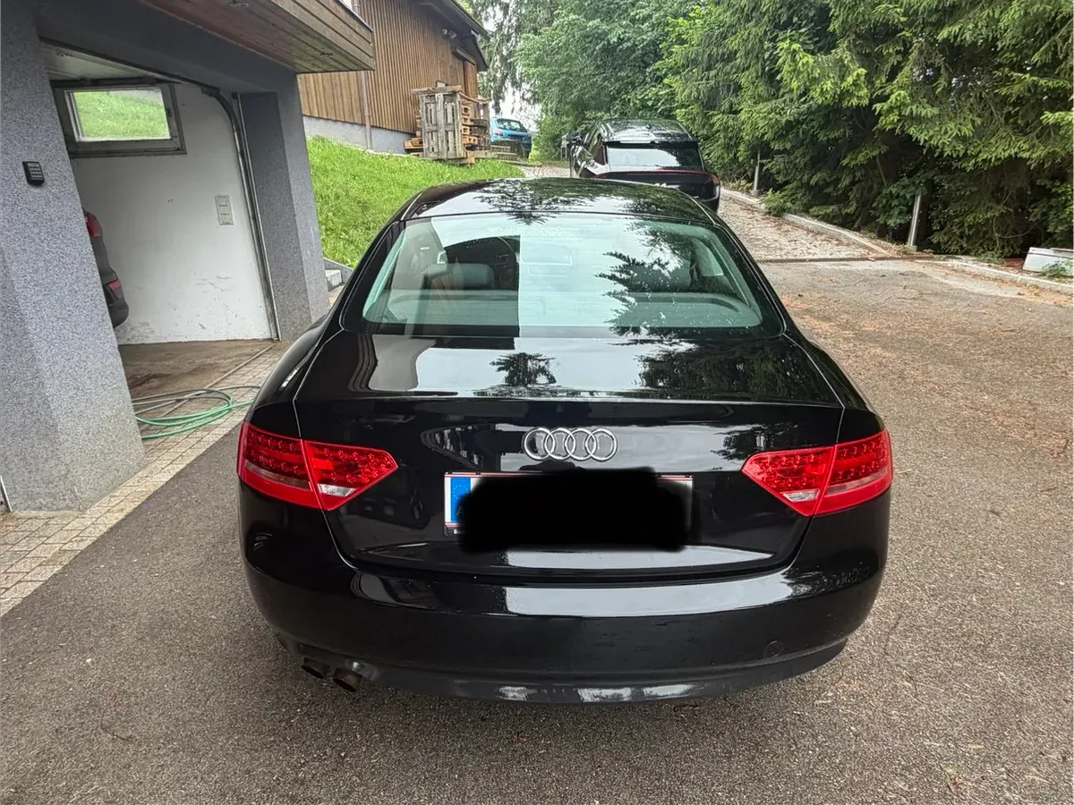 Audi A5 2010 photo 2