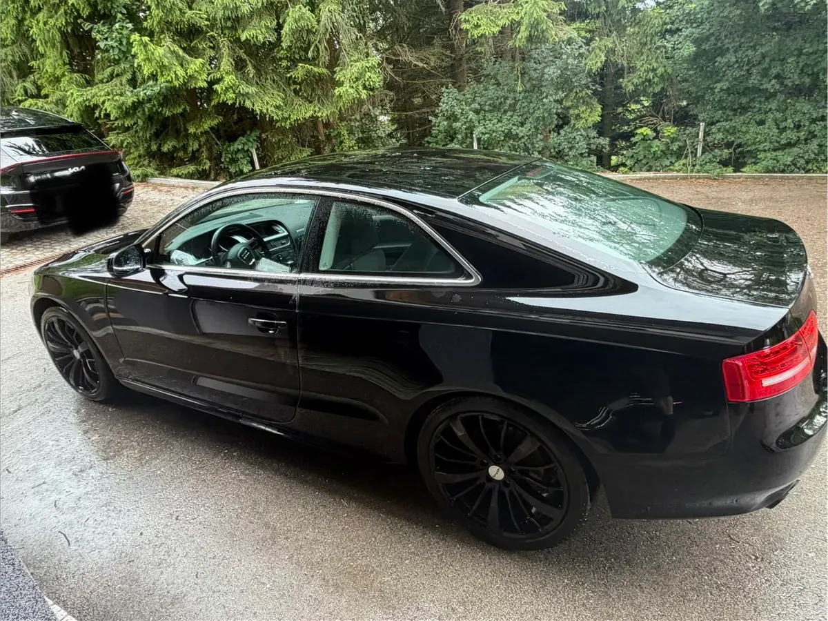 Audi A5 2010 photo 3
