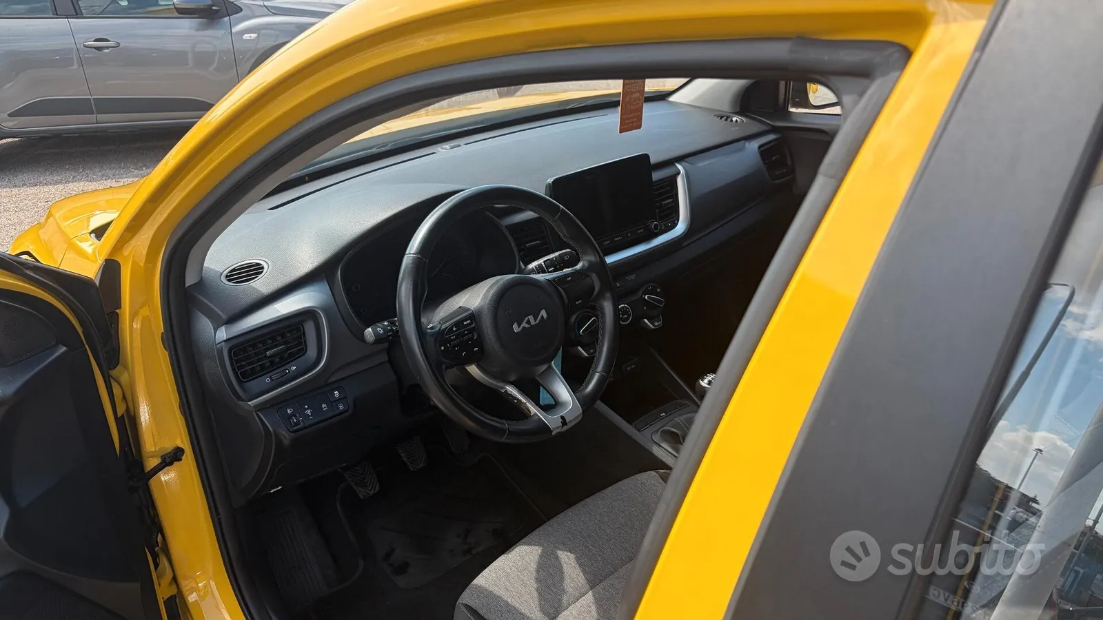 Kia Stonic 2022 photo 3