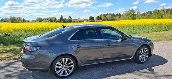 Saab 9-5 2010 photo 2