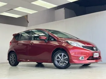 Nissan Note 2015 photo 5