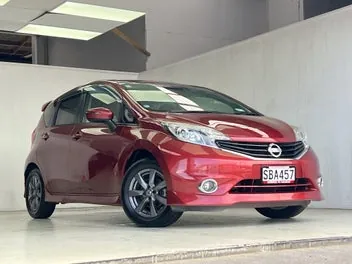Nissan Note 2015 photo 2