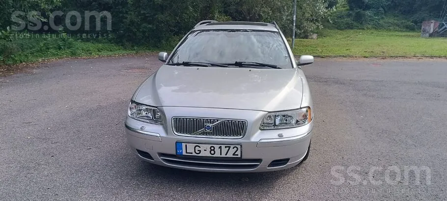 Volvo V70 2005 photo 2