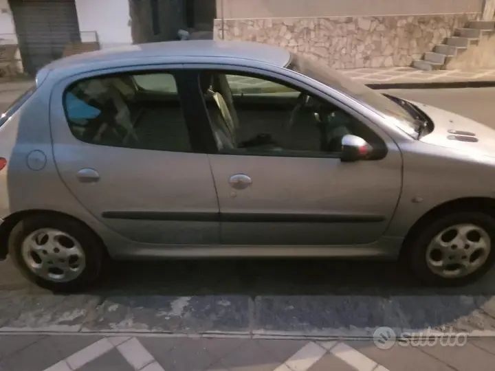 Peugeot 206