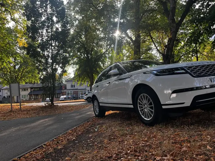 Land Rover Range Rover Velar 2019 photo 3
