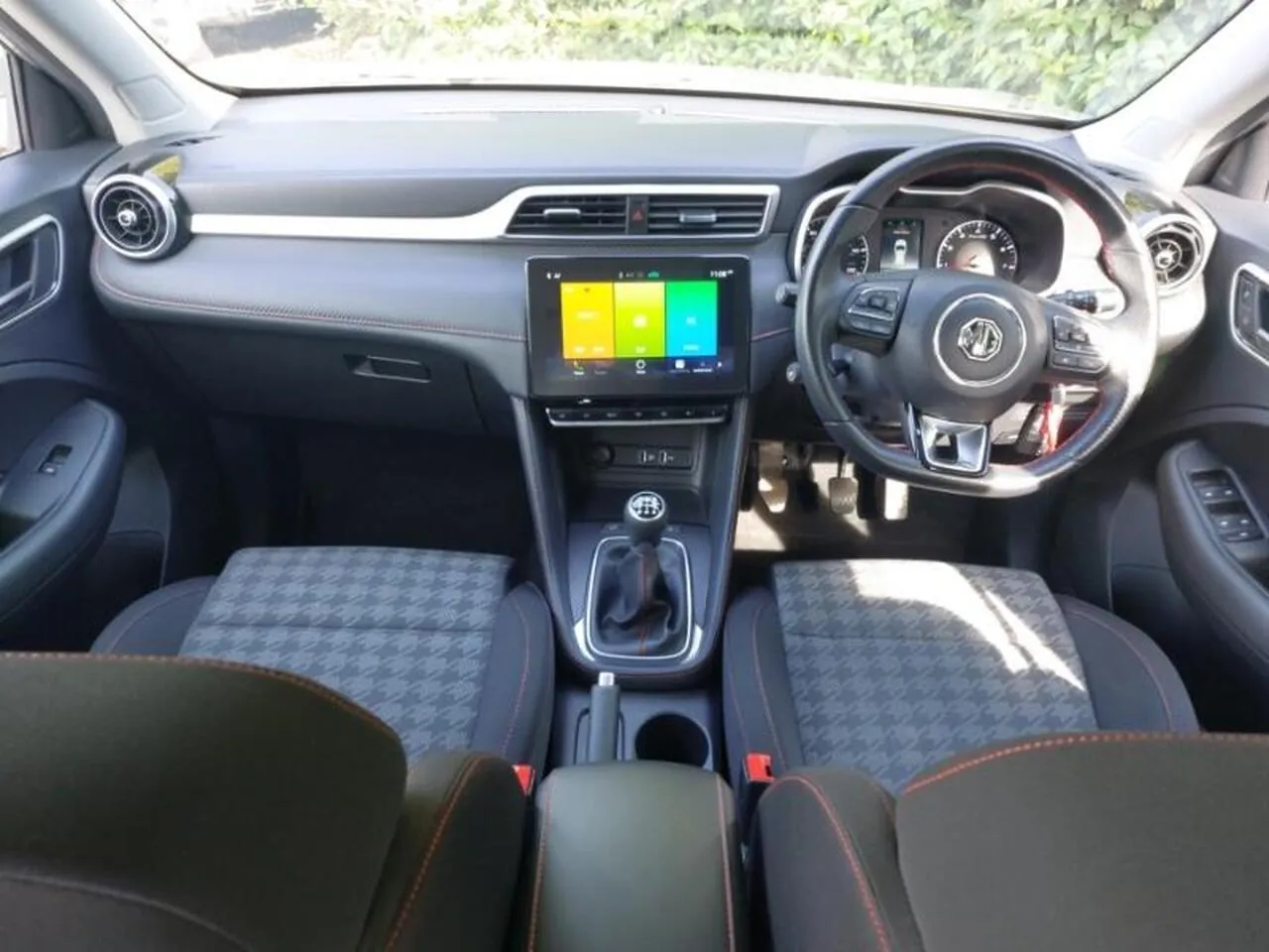 MG Mg Zs 2022 photo 3
