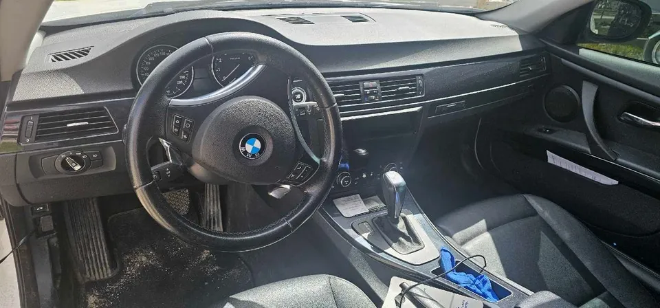 BMW 328I 2010 photo 4