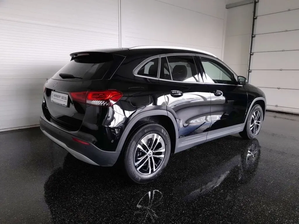 Mercedes-Benz Gla Class 2022 photo 2