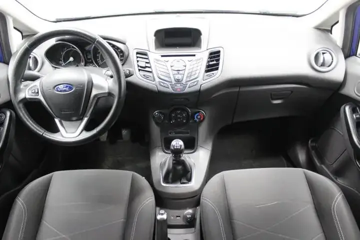 Ford Fiesta 2015 photo 2