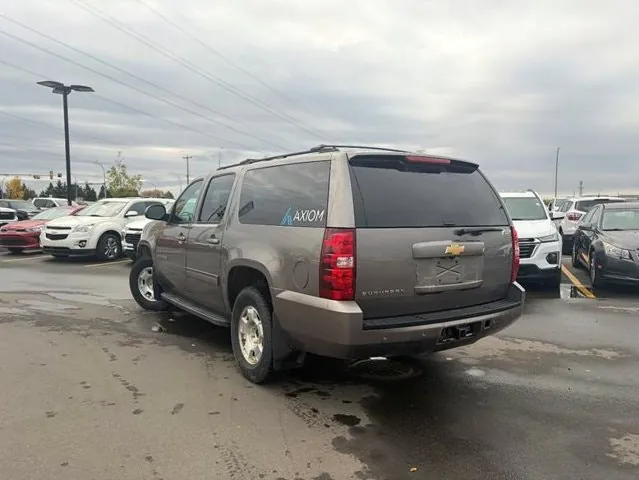 Chevrolet Suburban 2013 photo 4