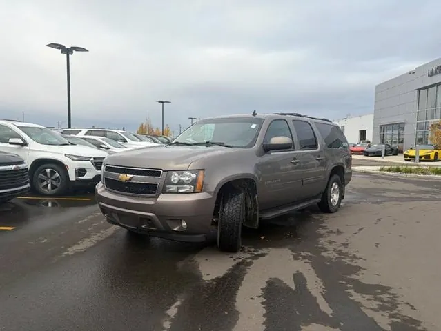 Chevrolet Suburban 2013 photo 3