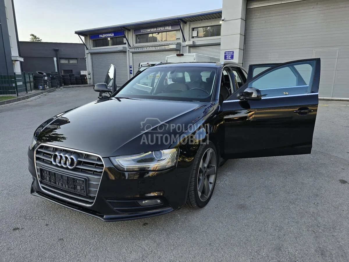 Audi A4 2012 photo 2