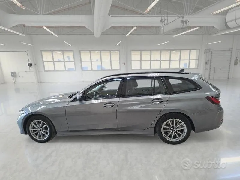 BMW 3 Series 2023 photo 5