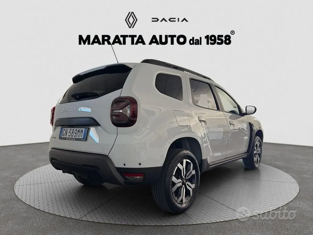 Dacia Duster 2023 photo 2