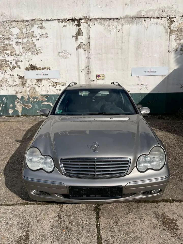 Mercedes-Benz C180