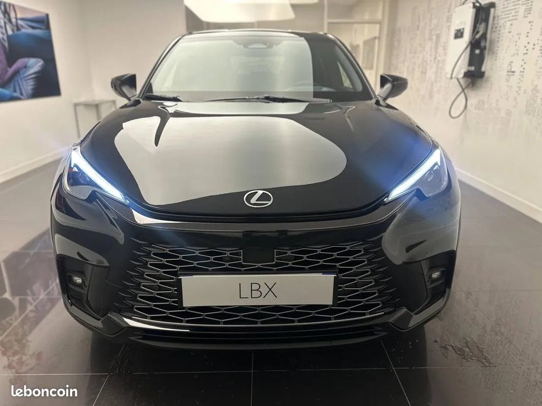 Lexus Lbx 2026 photo 4