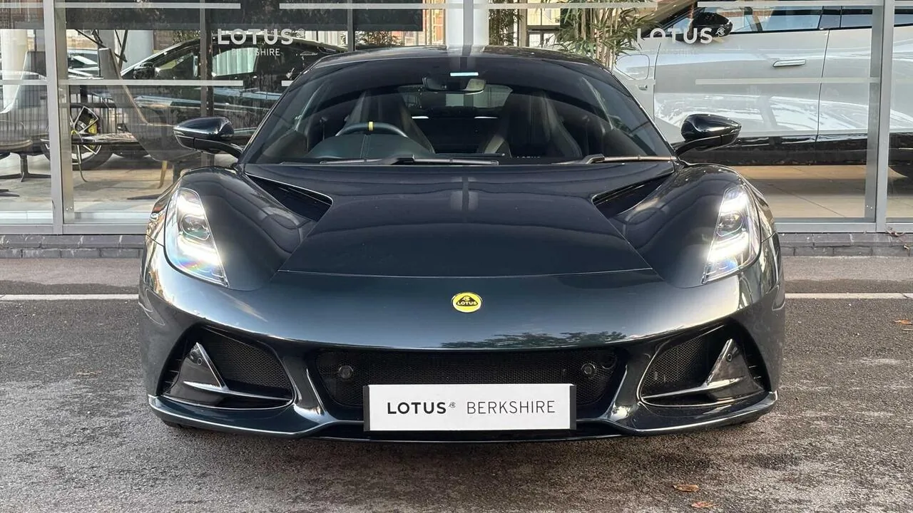 Lotus Emira 2025 photo 2