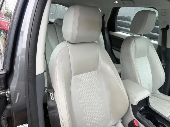 Land Rover Discovery Sport 2019 photo 3