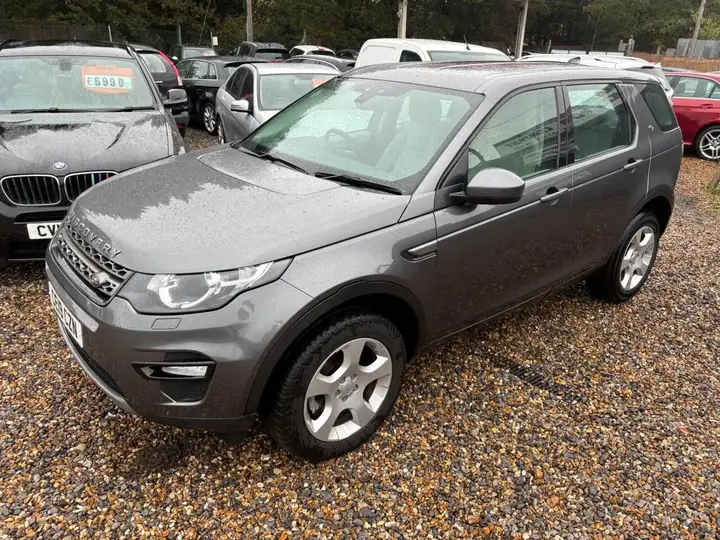 Land Rover Discovery Sport 2019 photo 4