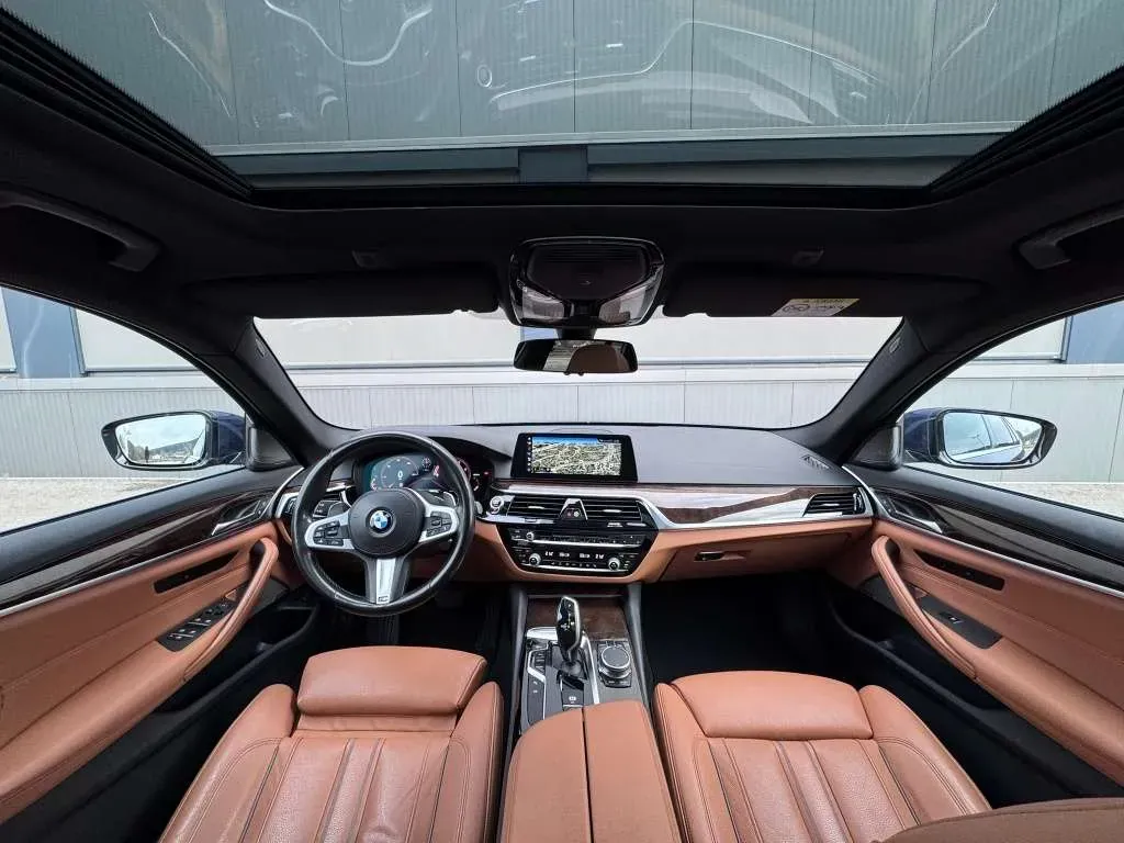 BMW 5 Series 2018 photo 2