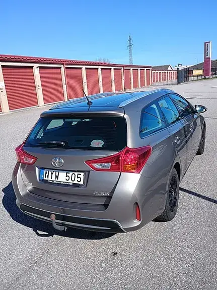 Toyota Auris 2013 photo 2
