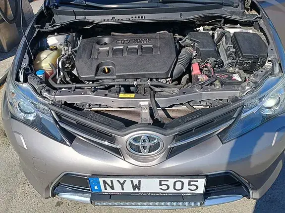 Toyota Auris 2013 photo 5