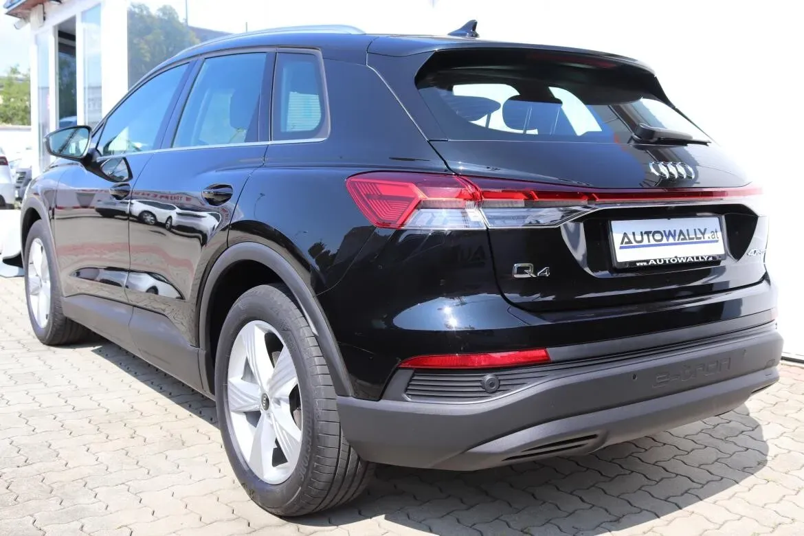 Audi Q4 2021 photo 3