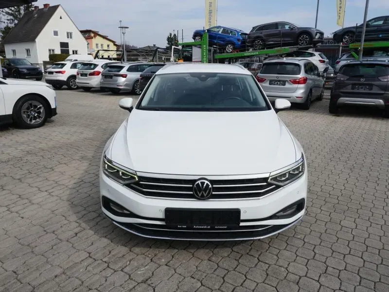 Volkswagen Passat 2021 photo 2