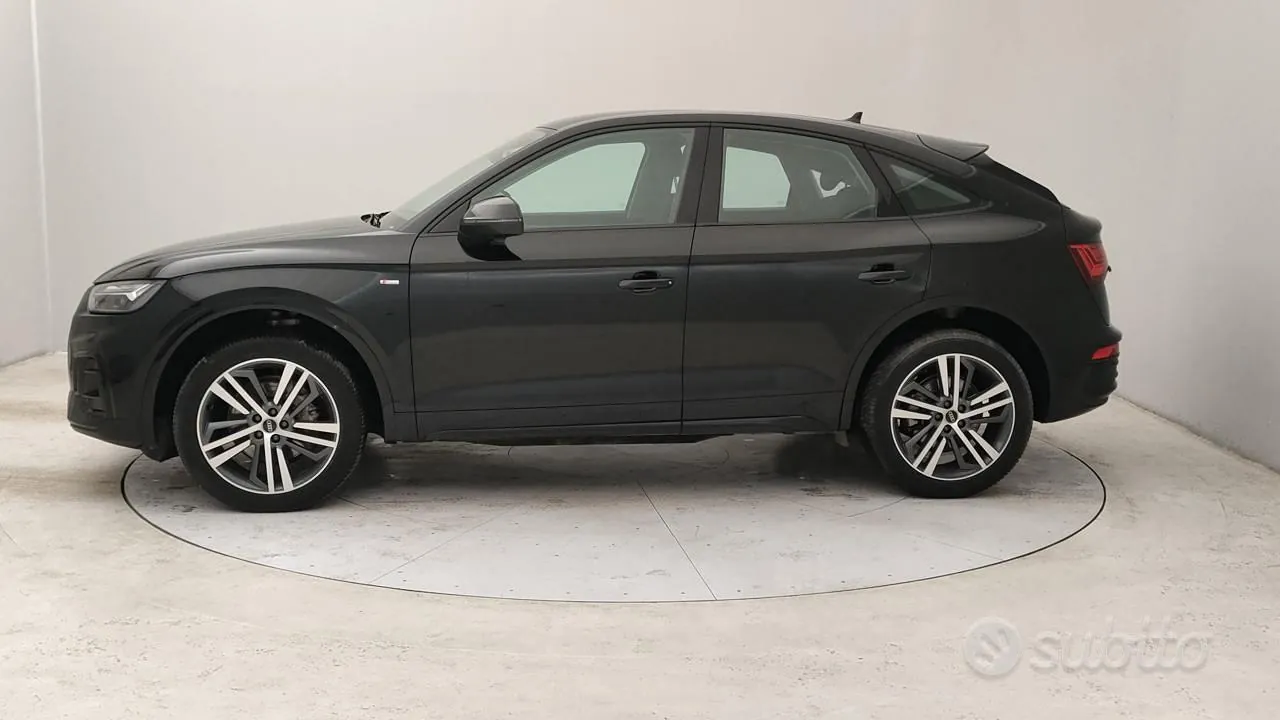 Audi Q5 2022 photo 2