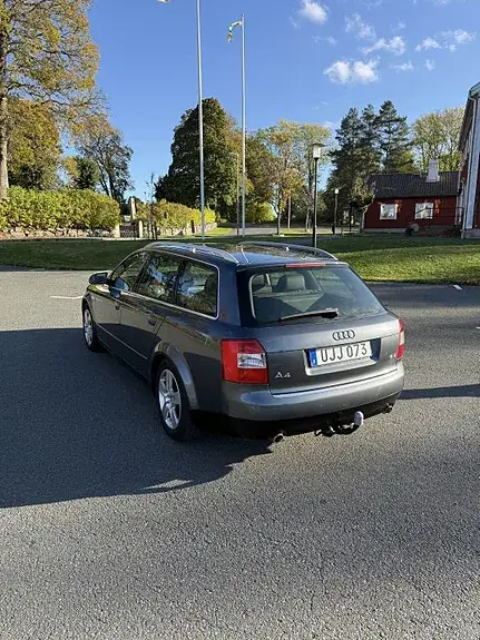 Audi A4 2004 photo 4