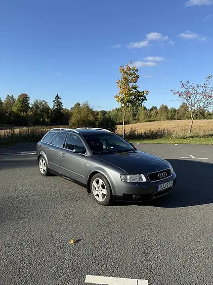 Audi A4 2004 photo 2