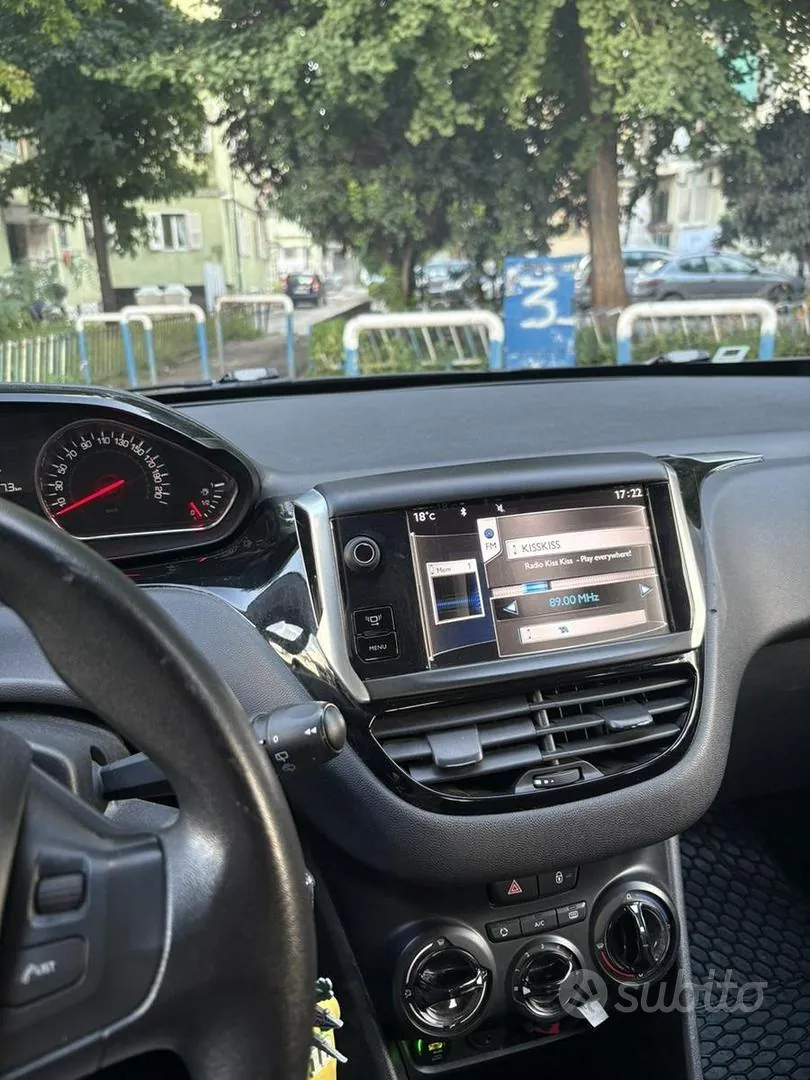 Peugeot 208 2013 photo 5