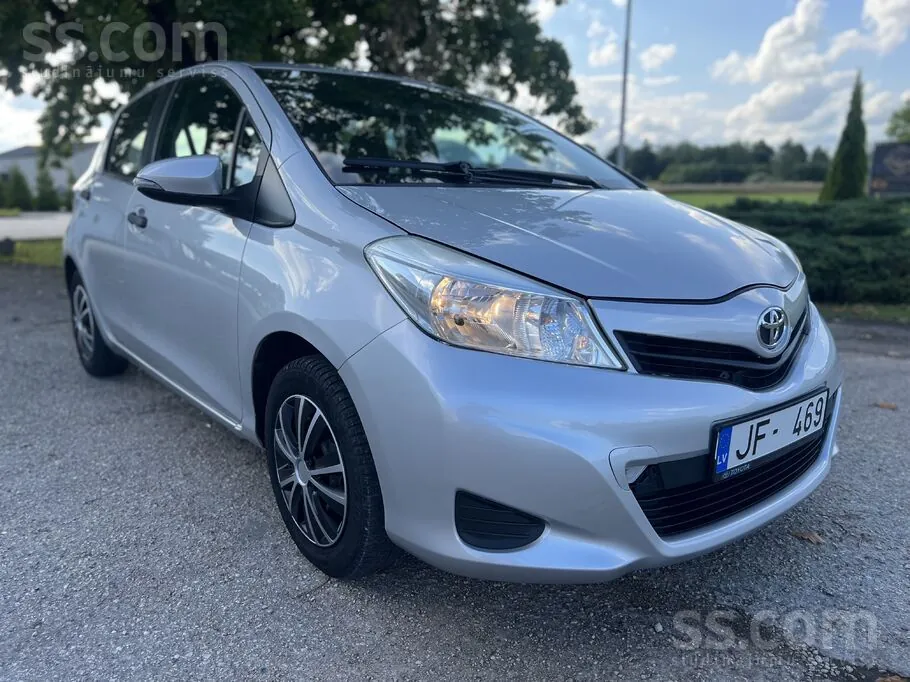 Toyota Yaris 2013 photo 3
