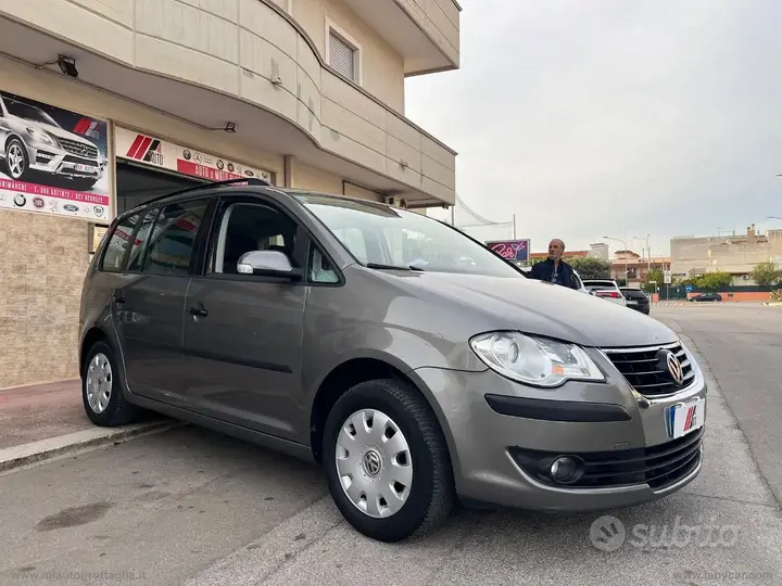 Volkswagen Touran 2008 photo 3