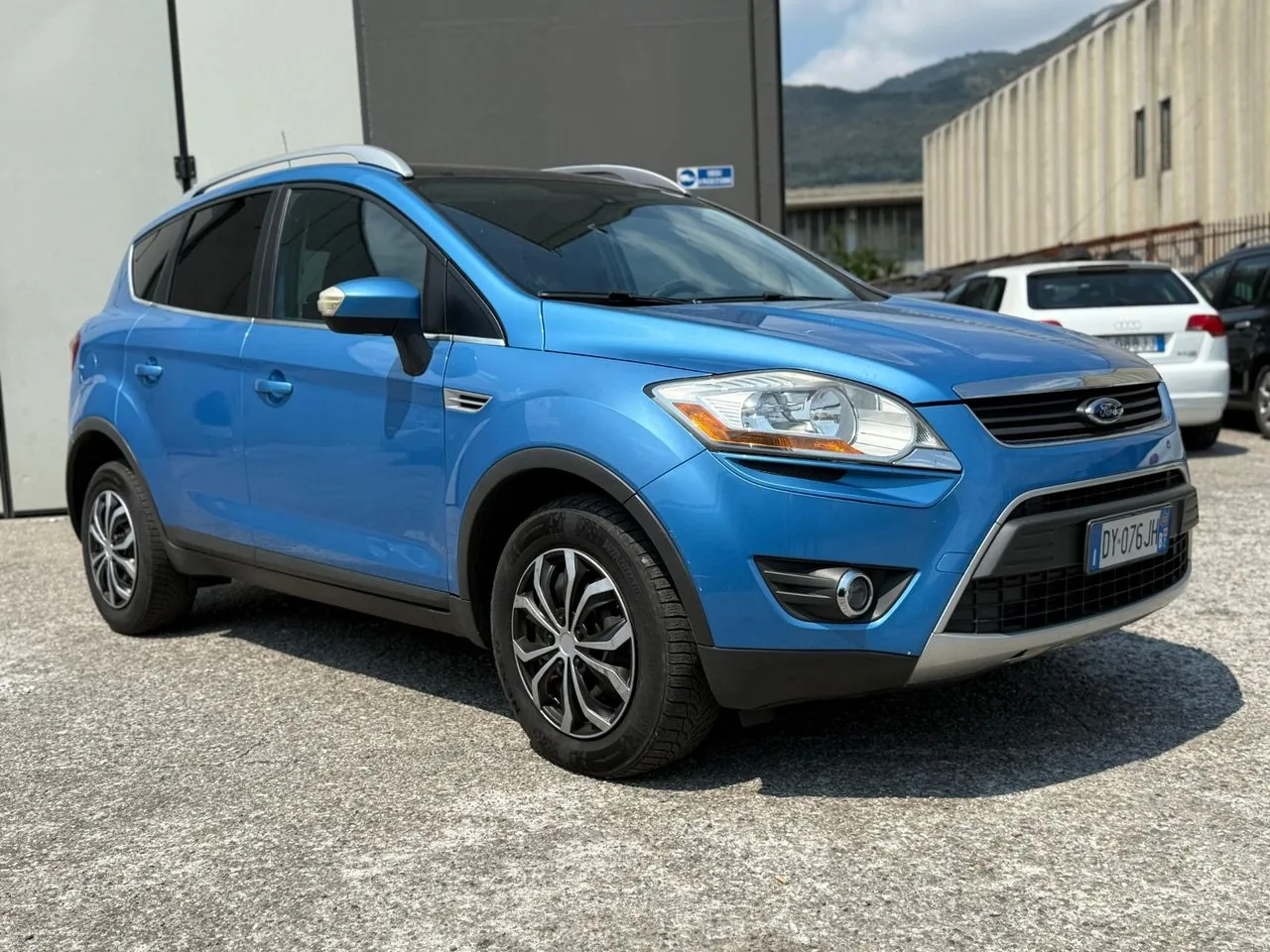 Ford Kuga 2010 photo 2