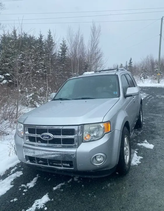 Ford Escape 2011 photo 2
