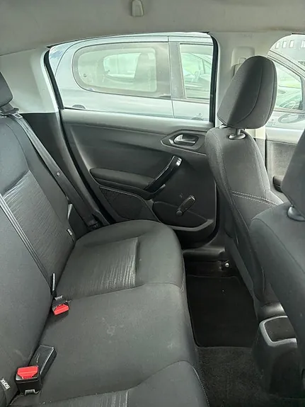 Peugeot 208 2014 photo 5