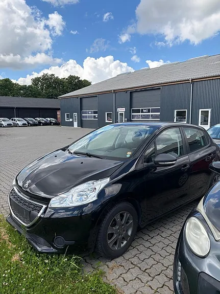 Peugeot 208 2014 photo 2
