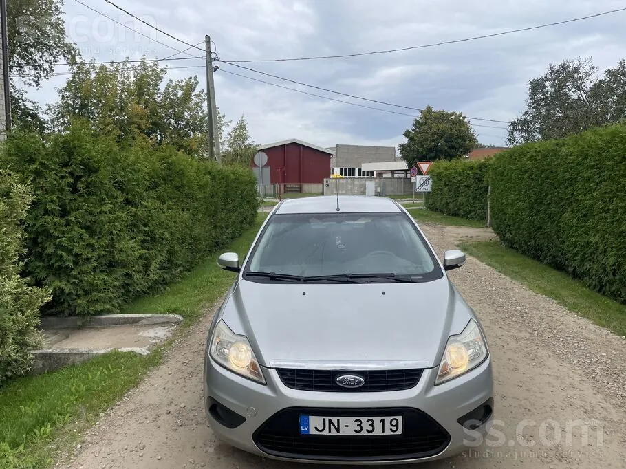 Ford Focus 2009 photo 2
