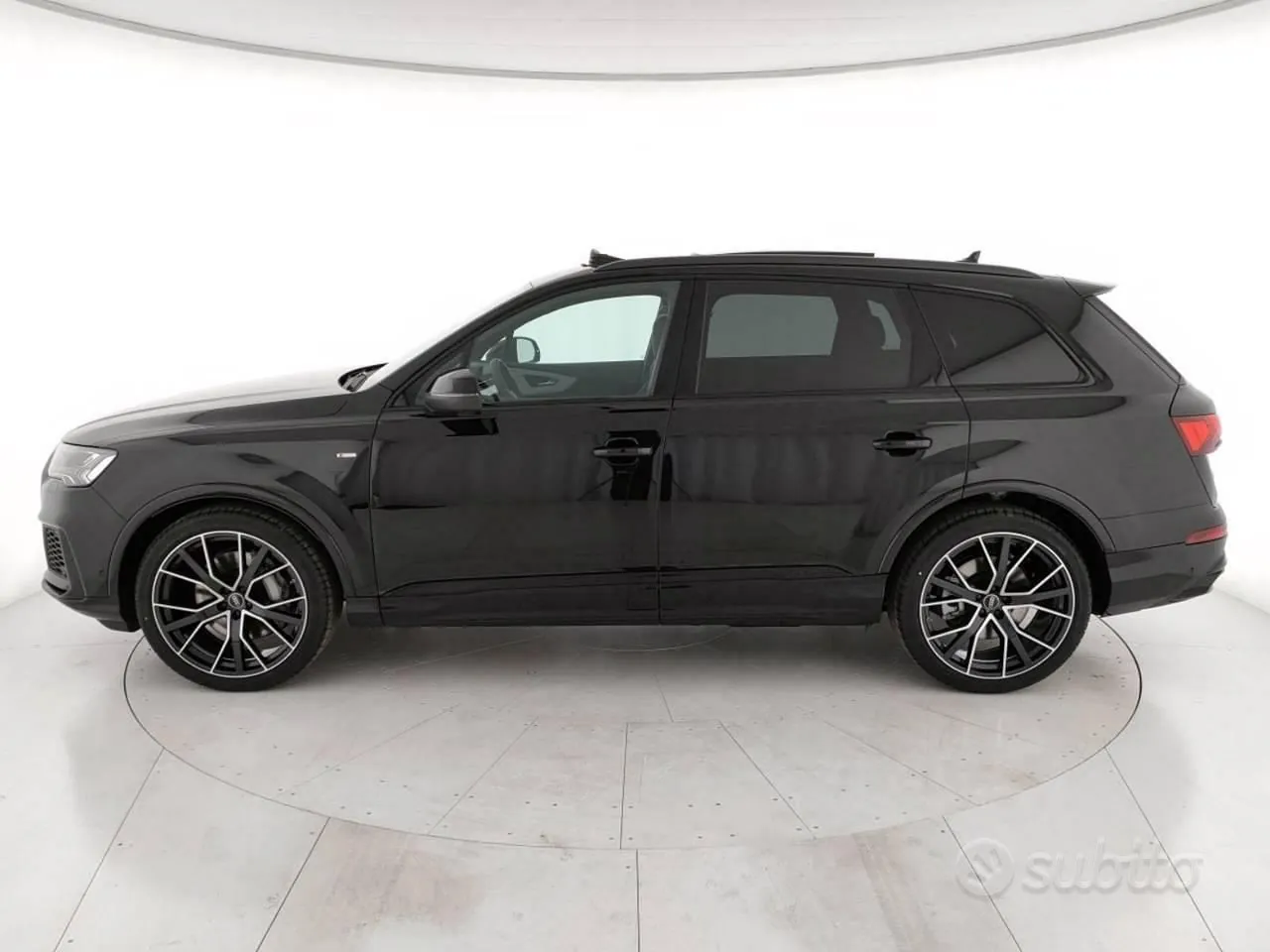 Audi Q7 2022 photo 2