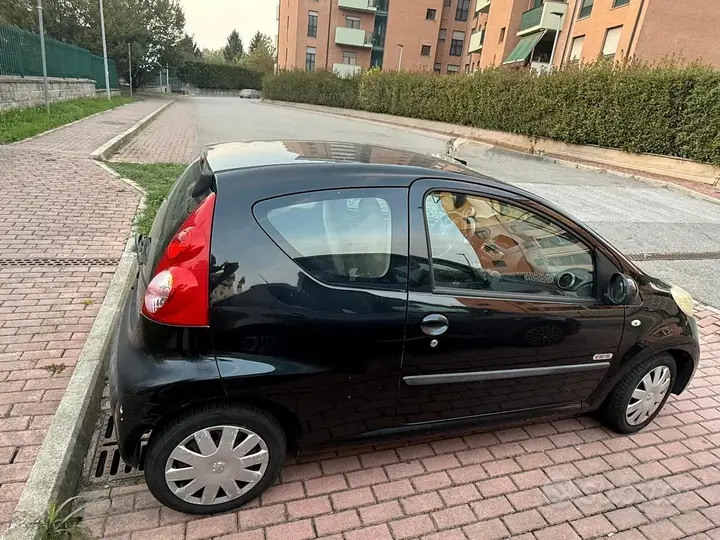 Peugeot 107 2008 photo 3