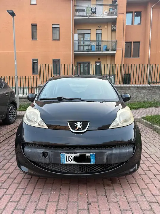 Peugeot 107 2008 photo 2