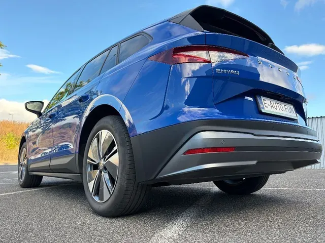 Skoda Enyaq 2023 photo 4