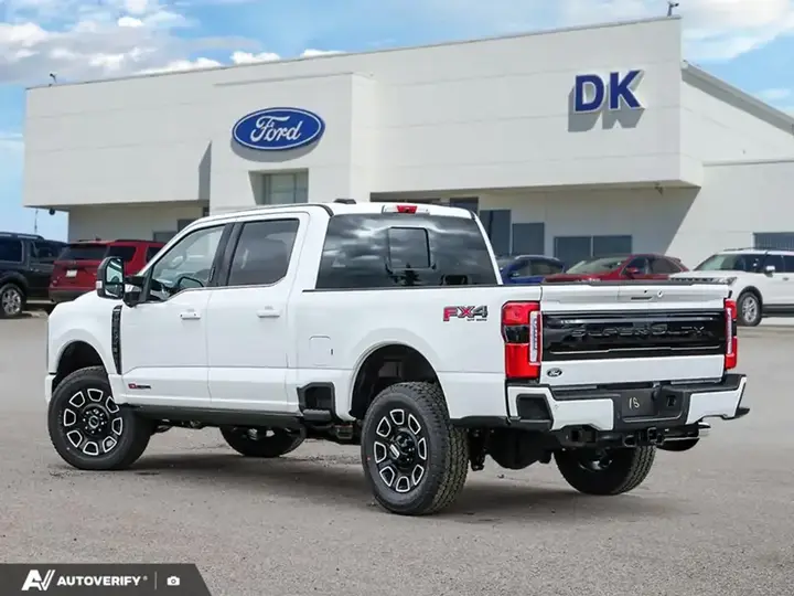 Ford F-350 Super Duty 2027 photo 4
