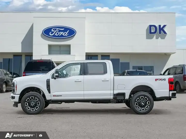 Ford F-350 Super Duty 2027 photo 3
