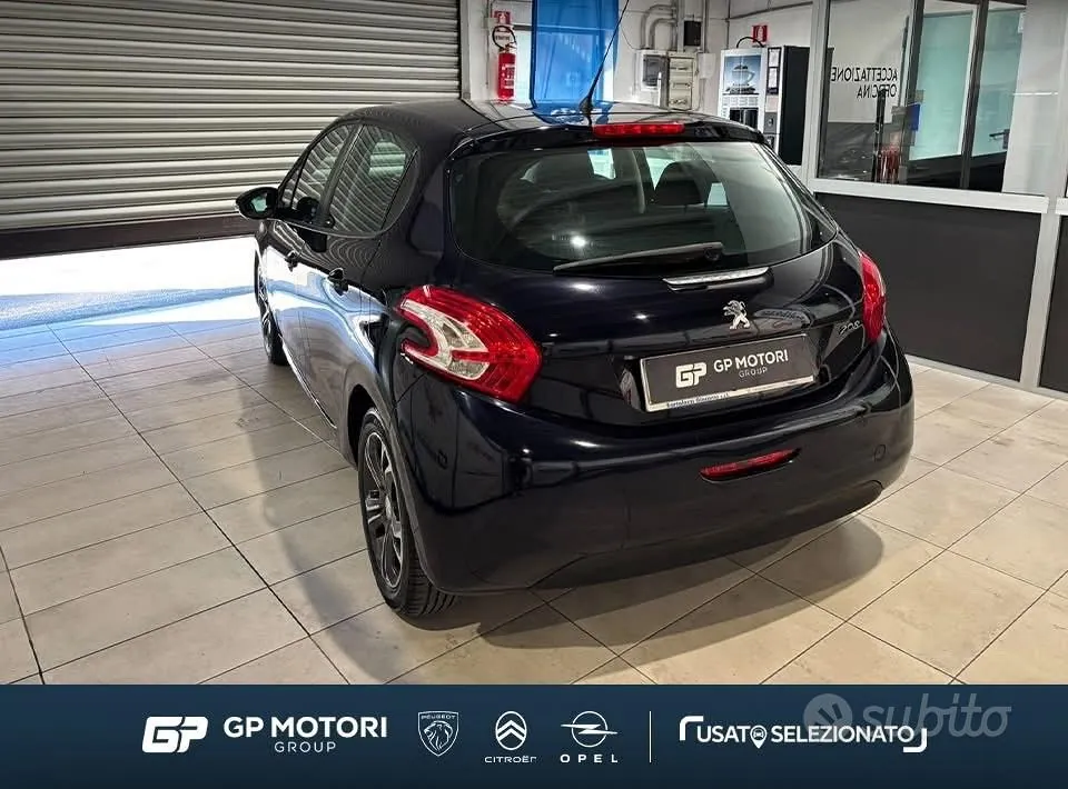 Peugeot 208 2015 photo 4