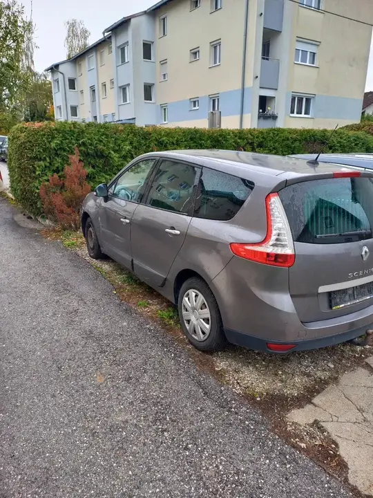 Renault Scenic 2011 photo 3