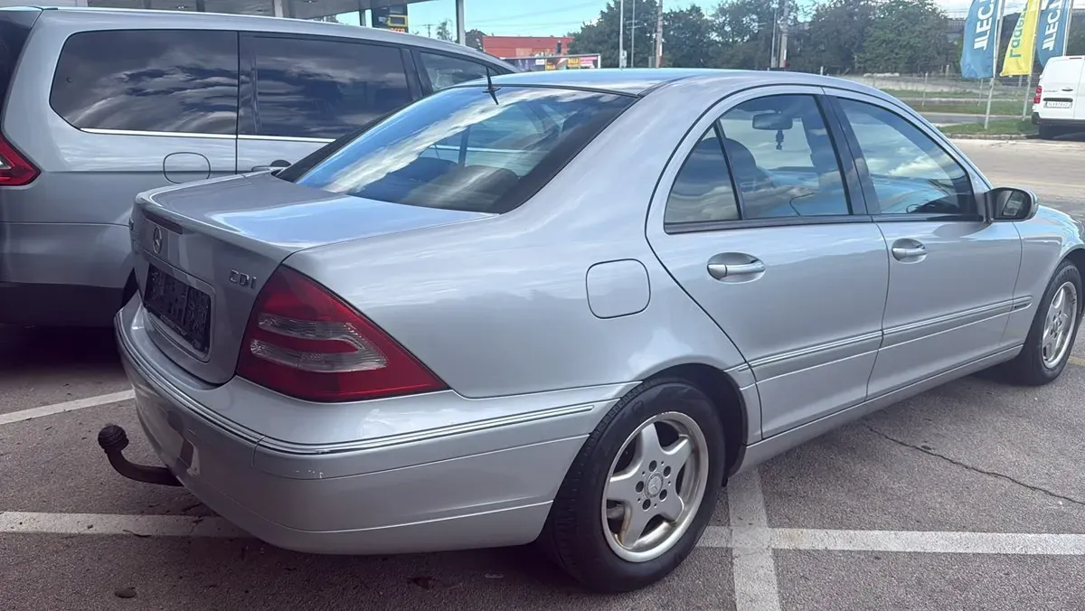 Mercedes-Benz C-Class 2004 photo 3