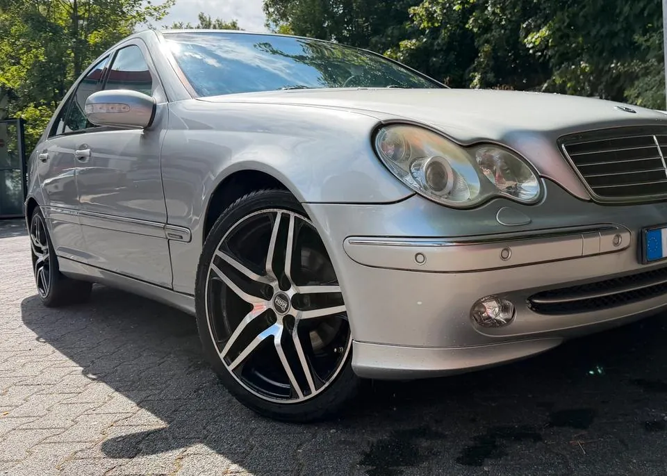 Mercedes-Benz C180