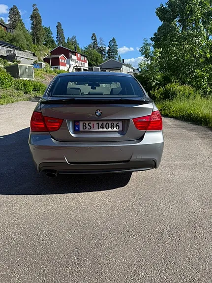 BMW 318D 2010 photo 5